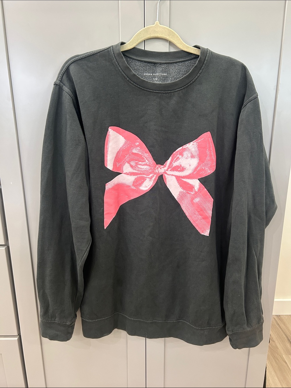 Urban Outfitters BDG Pink Ribbon Bow Sweatshirt Grey L Coquette